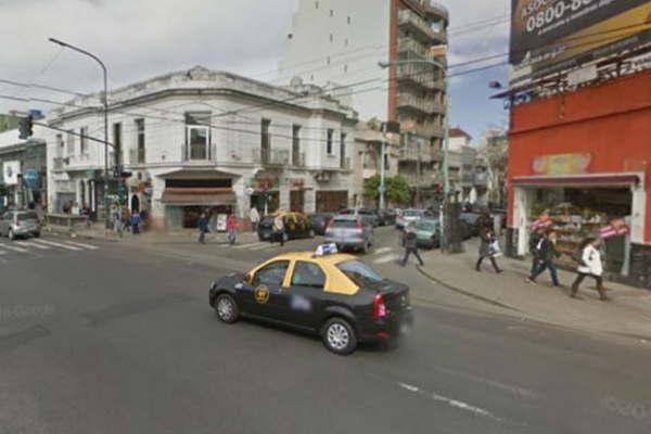 Dos hombres fueron detenidos mientras violaban a una mujer