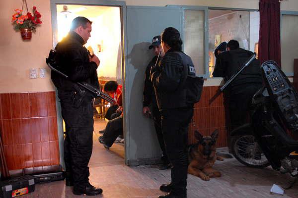 Desmantelan una banda que se dedicaba al robo y a la venta de celulares