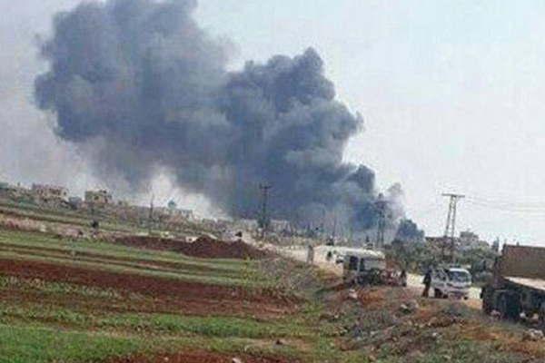 Se estrelloacute un avioacuten militar sirio en la frontera con Turquiacutea