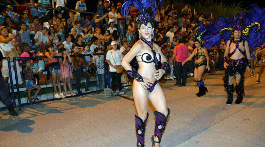 Miles de santiaguentildeos disfrutaron de la apertura a los Corsos de Carnaval 2017