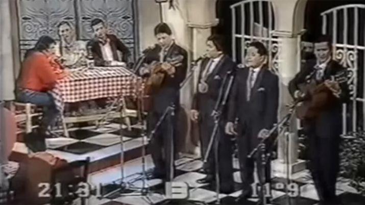 VIDEO  El diacutea que Los Carabajal cantaron con Sandro