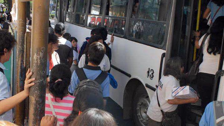 Mantienen boleto gratuito a primarios y descuento a secundarios y universitarios