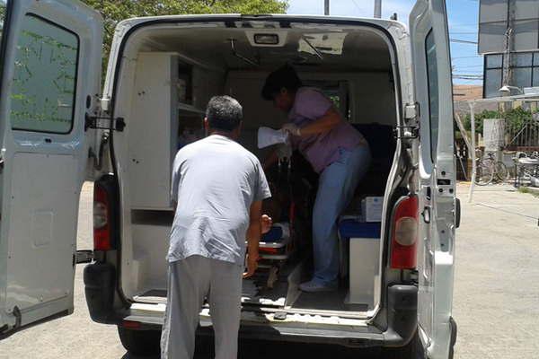 Discutioacute con su pareja la atropelloacute y huyoacute dejaacutendola en el suelo