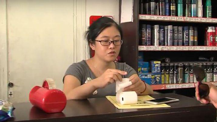 Habloacute la duentildea del super chino que desnudoacute a mechera