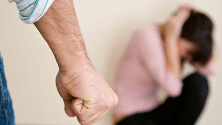 Le aflojoacute los dientes de una pintildea a su ex pareja por haberle sido infiel