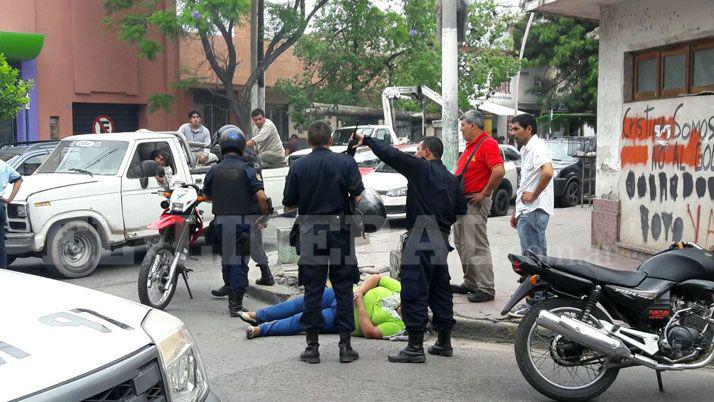Una mujer se descompensoacute y cayoacute en plena calle