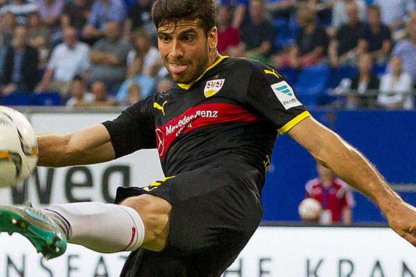 Emiliano Insuacutea seguiraacute jugando en Stuttgart