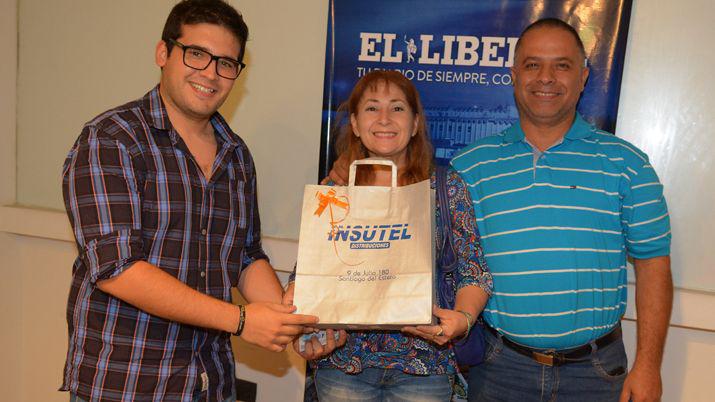 Los ganadores del sorteo de EL LIBERAL e Insutel retiraron sus premios