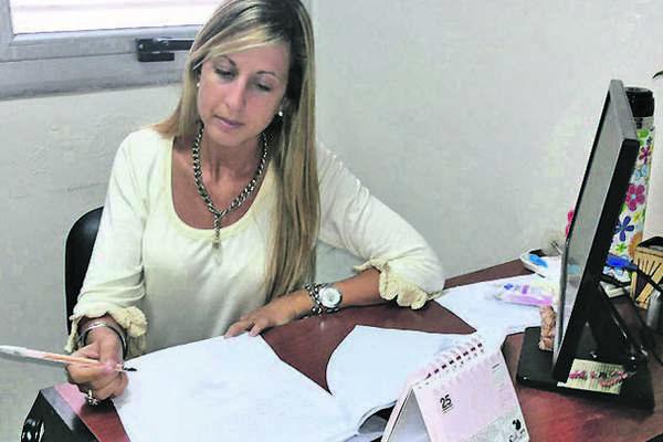 Abusoacute y embarazoacute a su hijastra de 15 antildeos con retraso madurativo