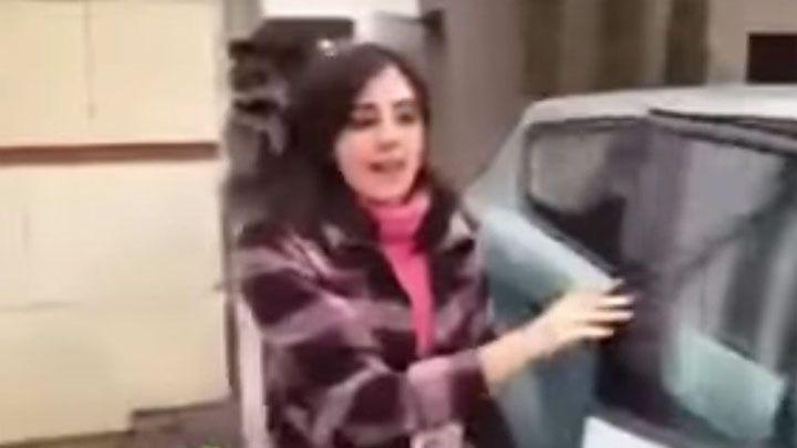 Graboacute a su esposa saliendo de un hotel con su amante y la escrachoacute en Facebook