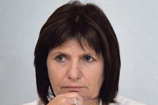 Para Patricia Bullrich el Presidente no puede viajar en vuelos de liacutenea