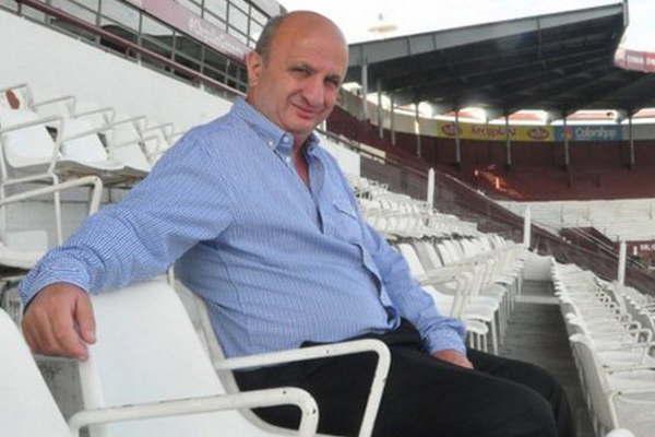 Nicolaacutes Russo pidioacute acompantildear la lista de Tapia