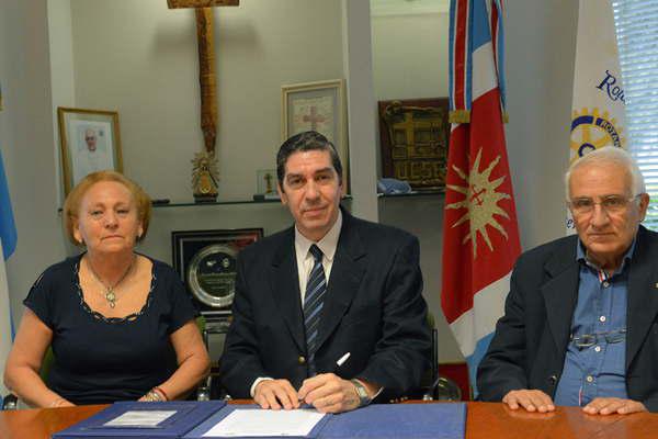 El Rotary Club y la Ucse firmaron convenio para becas internacionales