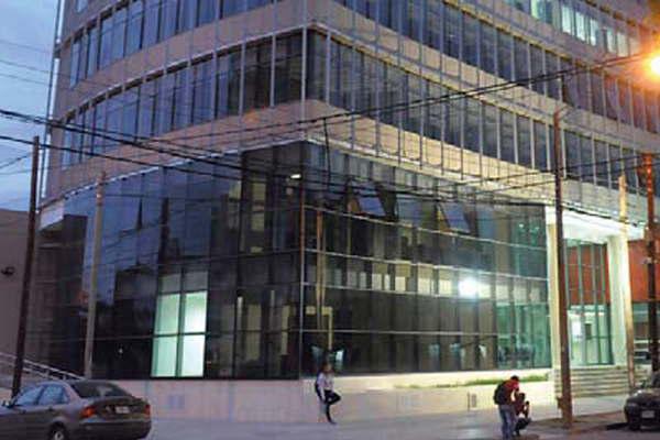 El Ministerio Puacuteblico Fiscal funcionaraacute en el nuevo edificio y las defensoriacuteas continuaraacuten en Tribunales