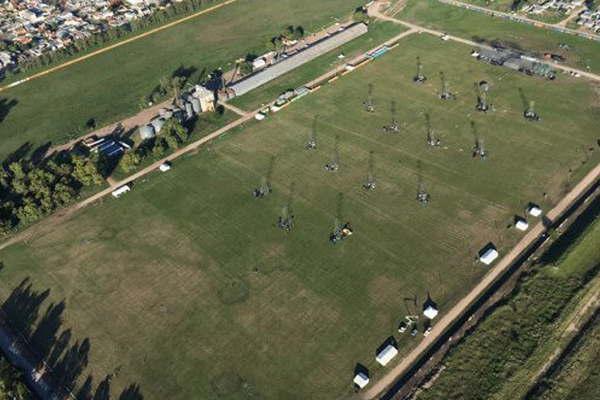 Coacutemo es La Colmena el predio elegido para  concretar el show prohibido hace 20 antildeos  