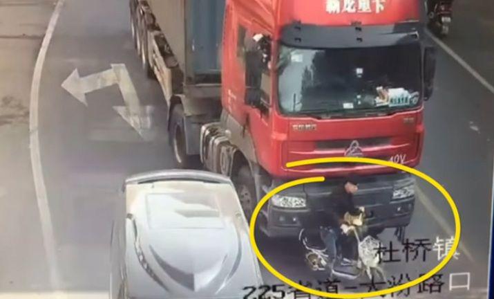 Un accidente digno de una peliacutecula de Jackie Chan