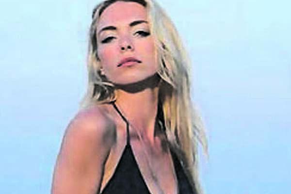 Una conejita de Playboy le dedicoacute sensuales fotografiacuteas a Mauro Icardi 