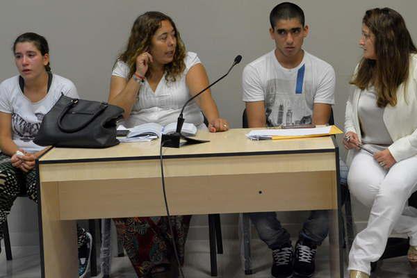 Para la jueza madre y padrastro fueron coautores en la muerte de Morena Diacuteaz