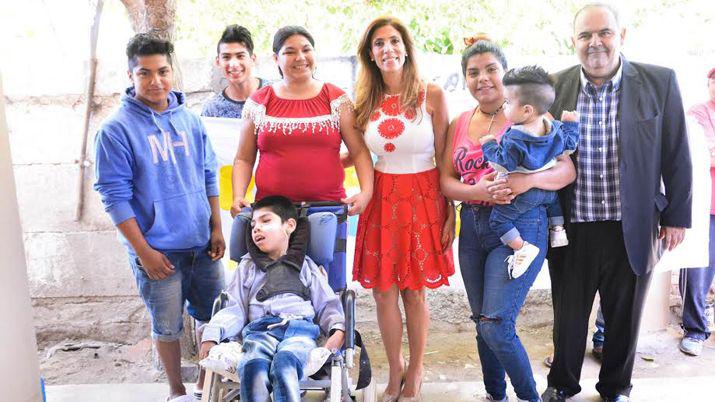 La Gobernadora de la Provincia entregoacute Moacutedulos Habitacionales