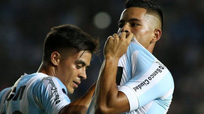 Delantero de Racing dio positivo en test de alcoholemia y huyoacute