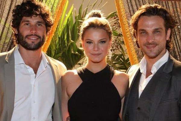 El rico y Laacutezaro seraacute la sucesora de Josueacute