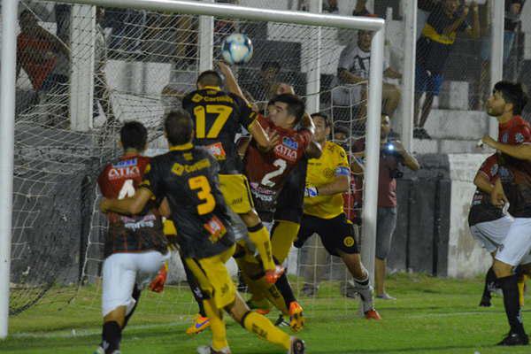 Se veniacutea la noche pero rescatoacute un punto