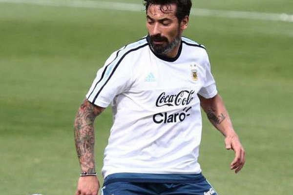 Lavezzi se entrenoacute en soledad