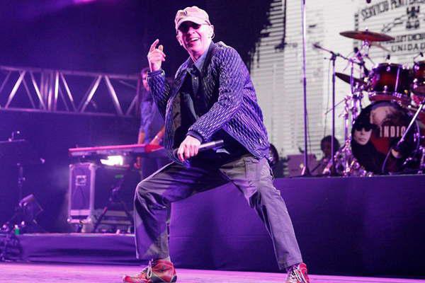 Pediraacuten las detenciones del Indio Solari el Intendente de Olavarriacutea y los productores