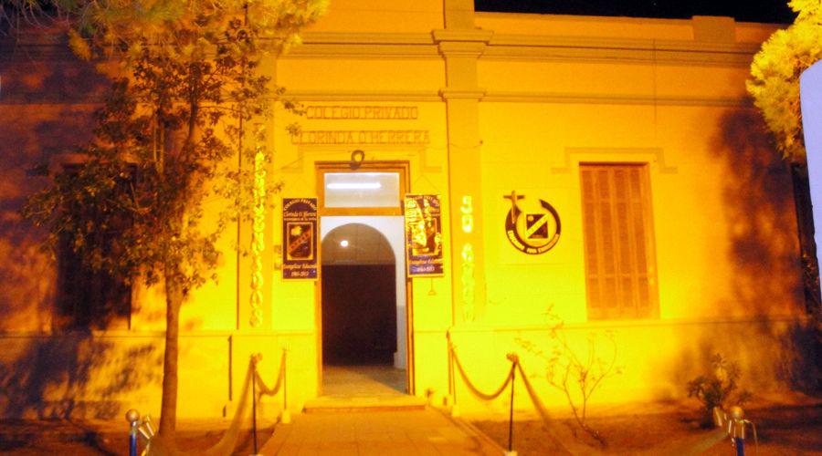 Alumno llevoacute un revoacutelver a la escuela y se le disparoacute