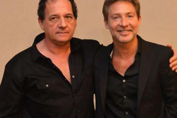 Julio Chaacutevez y Adriaacuten Suar estaacuten listos para convertirse en hermanos en la temporada teatral de Buenos Aires
