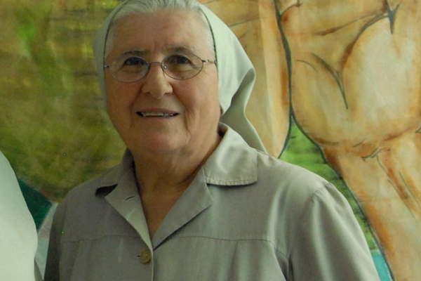 Tras 30 antildeos de servicio en Santiago la hermana Catalina se fue a Oraacuten