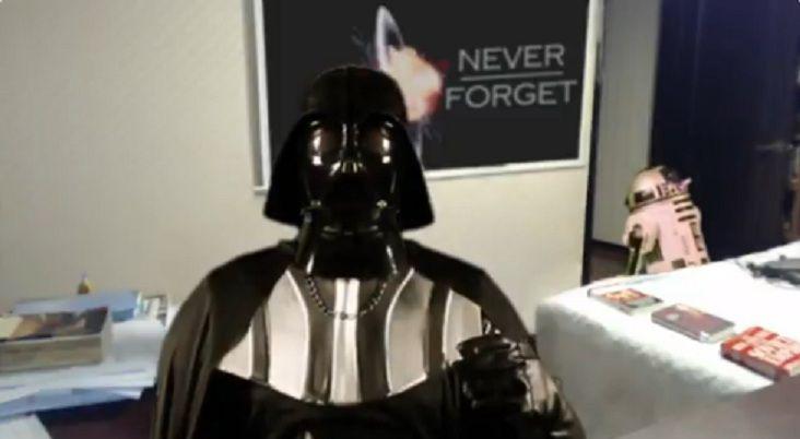 Imperdible- Darth Vader tambieacuten fue interrumpido durante una entrevista