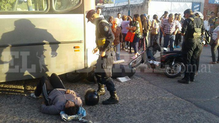 Menor provocoacute un terrible accidente por esquivar un control vehicular