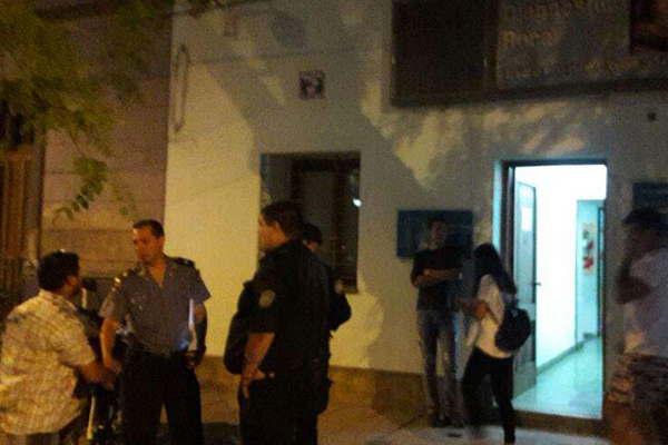 Un sujeto roboacute costoso equipo para ecografiacuteas de un local de calle Roca