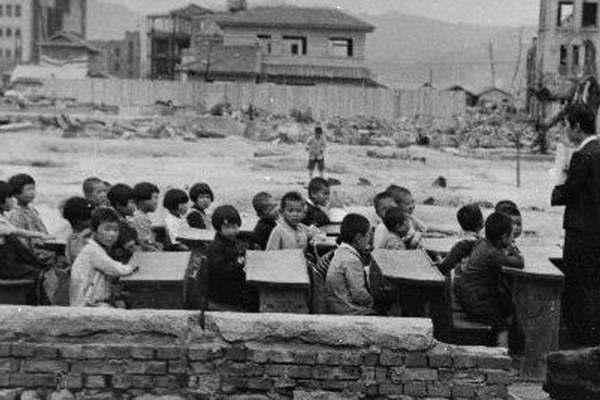 Para que un paiacutes pueda levantarse la escuela nunca debe parar