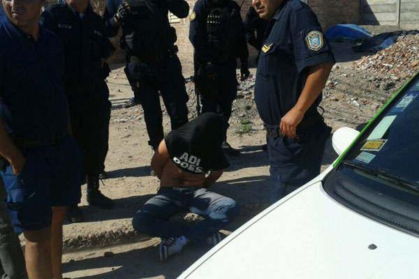 Denuncia por amenaza con arma de fuego dejoacute al descubierto un abuso 