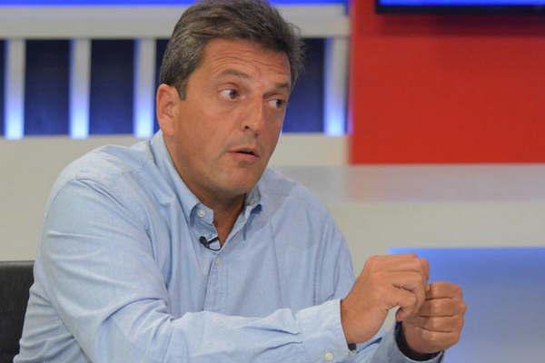 Criacuteticas a Macri por no saber cuaacutento  cobra un jubilado