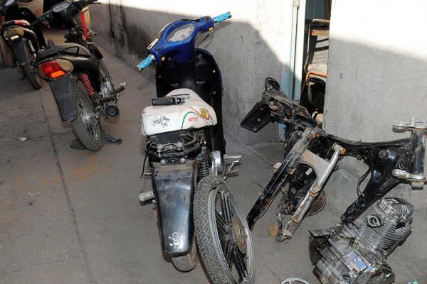 Desbaratan una banda que realizaba muacuteltiples robos