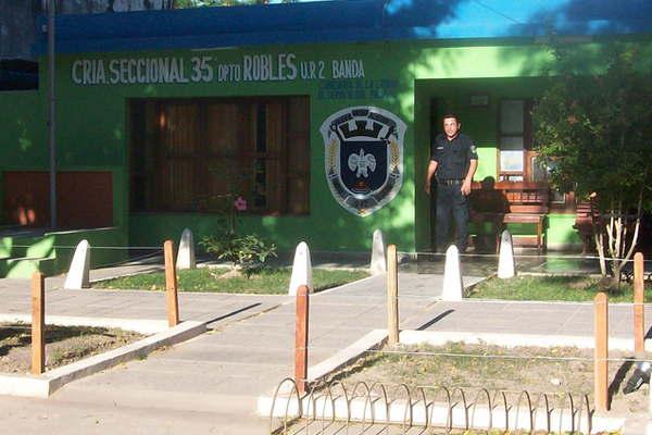 Encuentran a joven en una camioneta que afirma que su novio la quiso ahorcar 