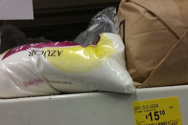 El precio del azuacutecar acumula  25-en-porciento- de suba este antildeo y se preveacute nueva alza antes de fin de mes 