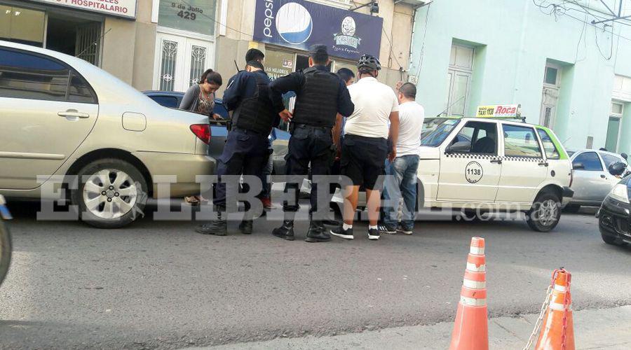 Fuerte choque en esquina ceacutentrica