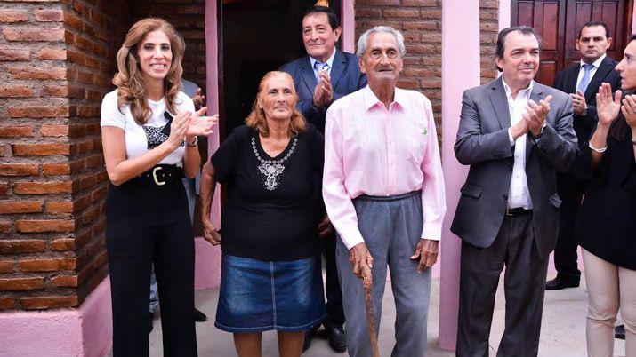 La Dra Claudia de Zamora entregoacute viviendas sociales en Jimeacutenez