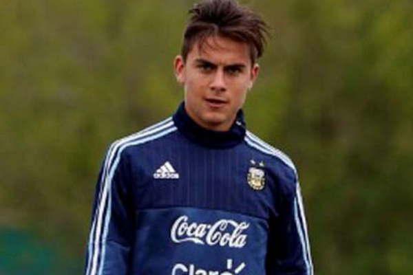 iquestPaulo Dybala seraacute compantildeero de Lio Messi en el Barccedila
