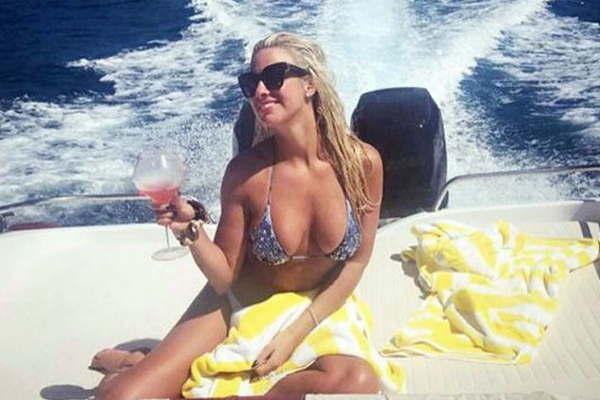 Aileacuten Bechara no quiere despedir El verano y para seguir disfrutando del calorcito viajoacute con su novio al Caribe