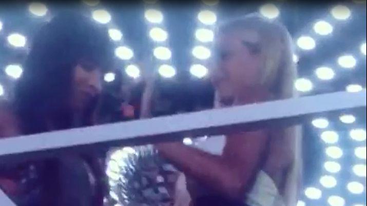 La chica del clima hizo subir la temperatura con un sensual baile