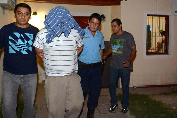 Prometiacutea TV LED por 1000 y casas del Ipvu aduciendo contactos