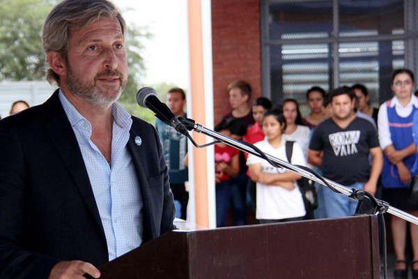 Frigerio pidioacute recuperar los valores de la educacioacuten puacuteblica