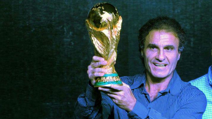 Ruggeri a periodista chileno- Hay una copa que no pueden tocar ni con guantes