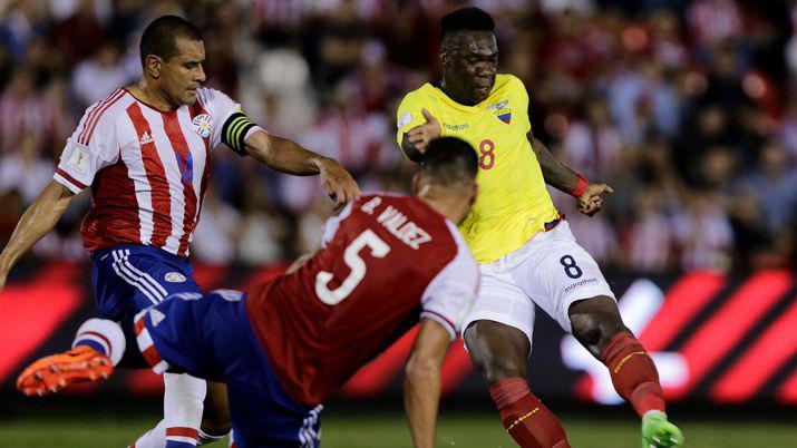 Paraguay le ganoacute a Ecuador y lo complicoacute