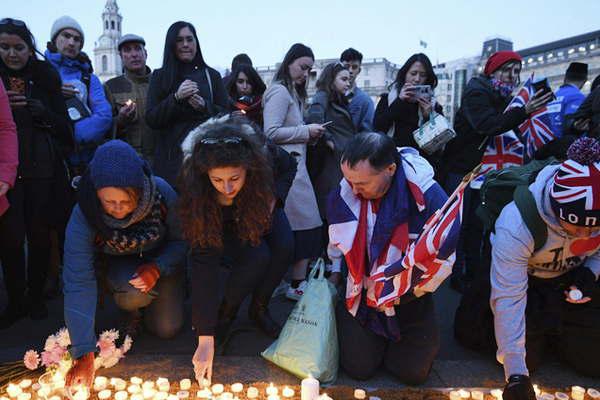 El Estado Islaacutemico se atribuyoacute el ataque en Londres que homenajeoacute a las viacutectimas